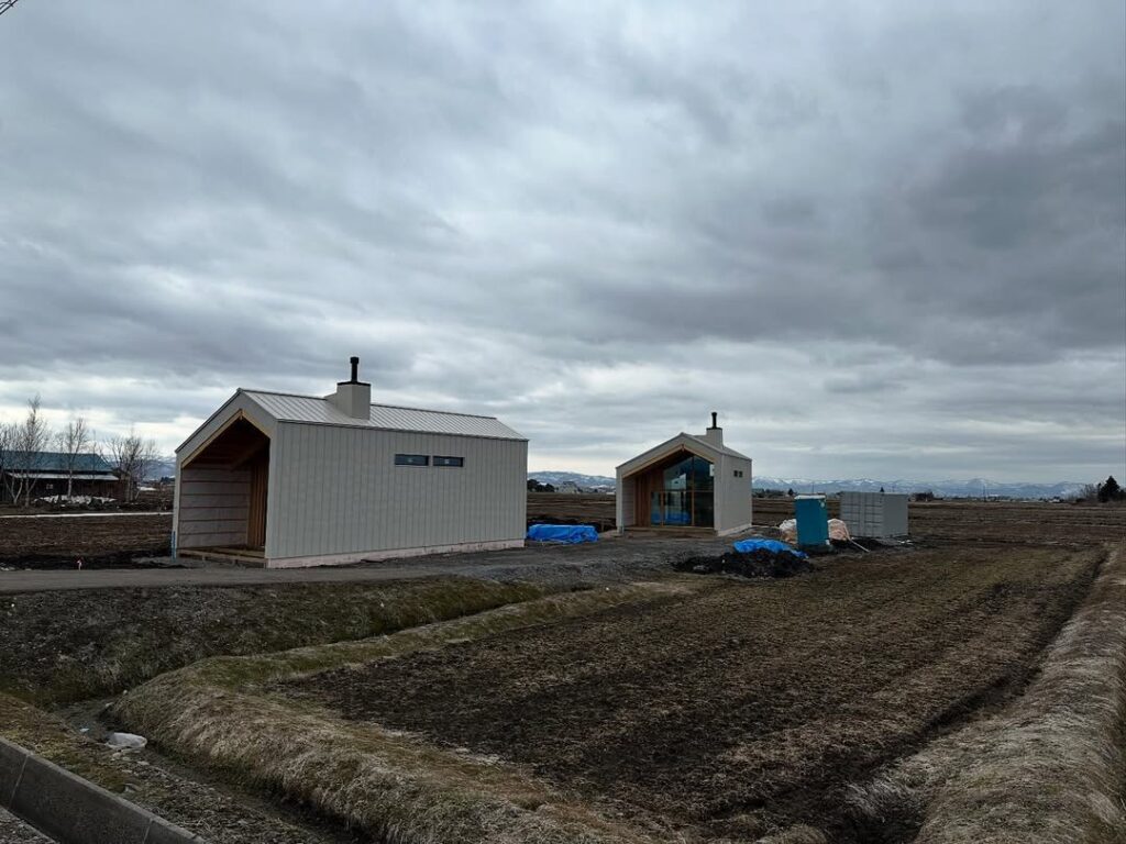 【東川町】コテージの足場が外れました