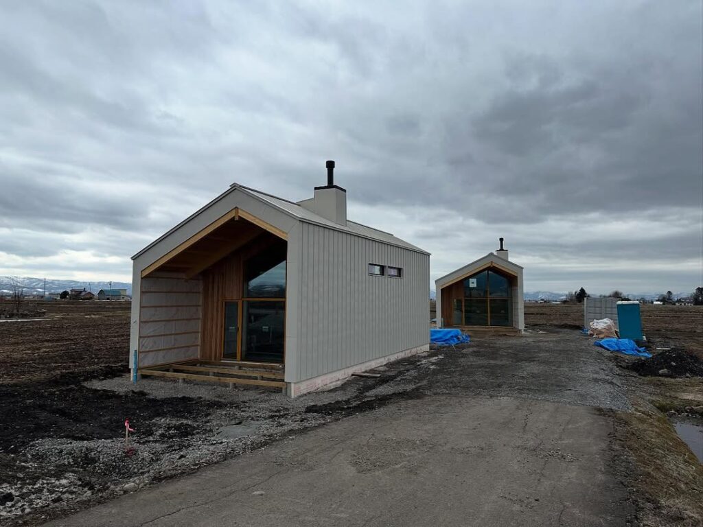 【東川町】コテージの足場が外れました