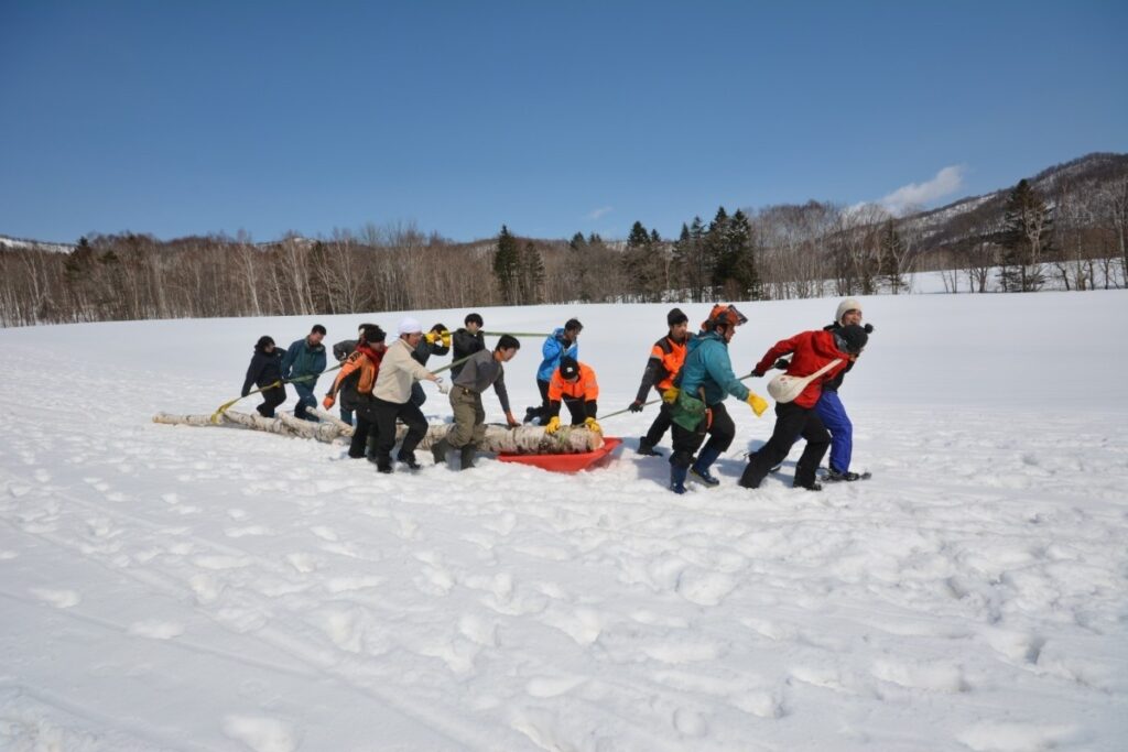 2019年4月1日 白樺プロジェクトin江丹別始動!木を伐りにみんなで伊勢ファームさんの森に行きました!