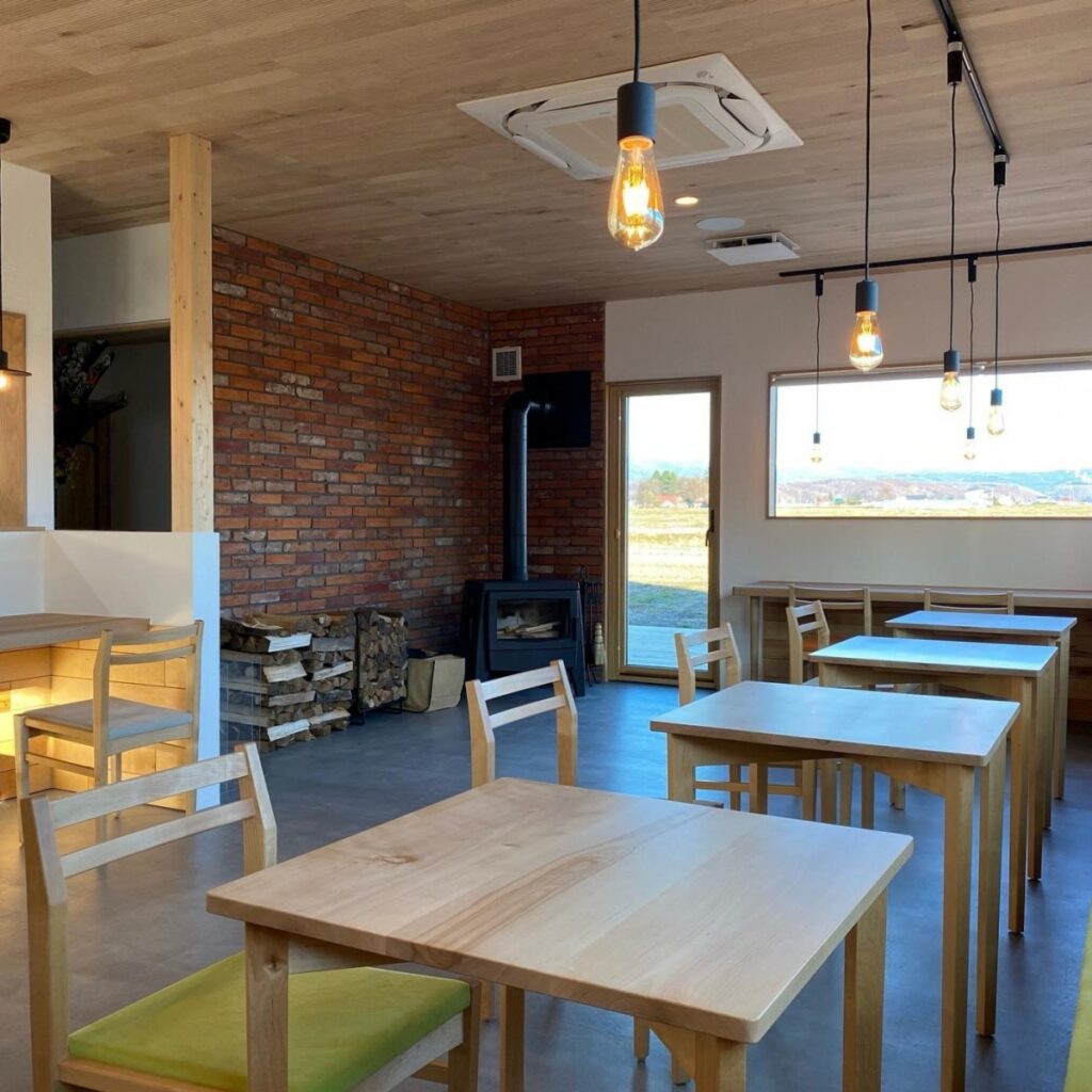 50年先も、白樺を生かすには。家具を通してつくる、森と人との良い関係~鳥羽山聡さん