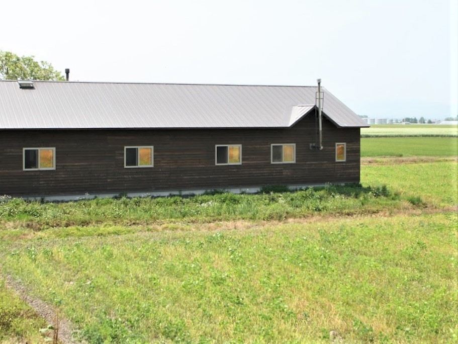 50年先も、白樺を生かすには。家具を通してつくる、森と人との良い関係~鳥羽山聡さん