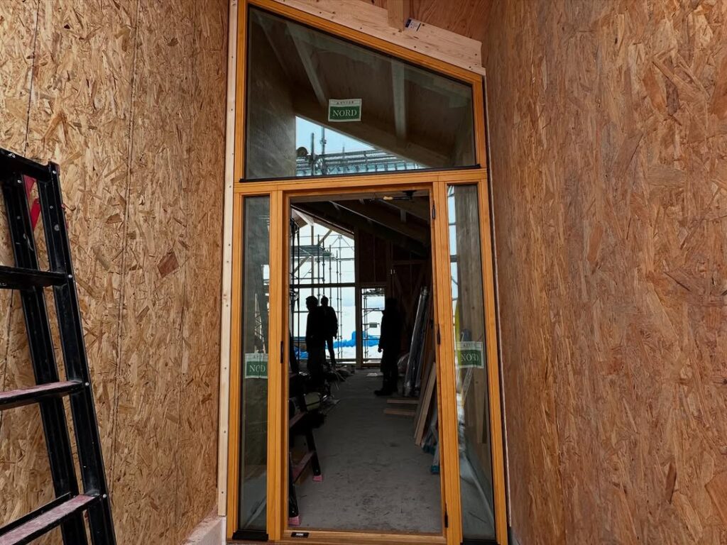 【東川町】木製サッシを取り付けました