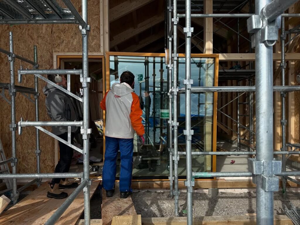 【東川町】木製サッシを取り付けました