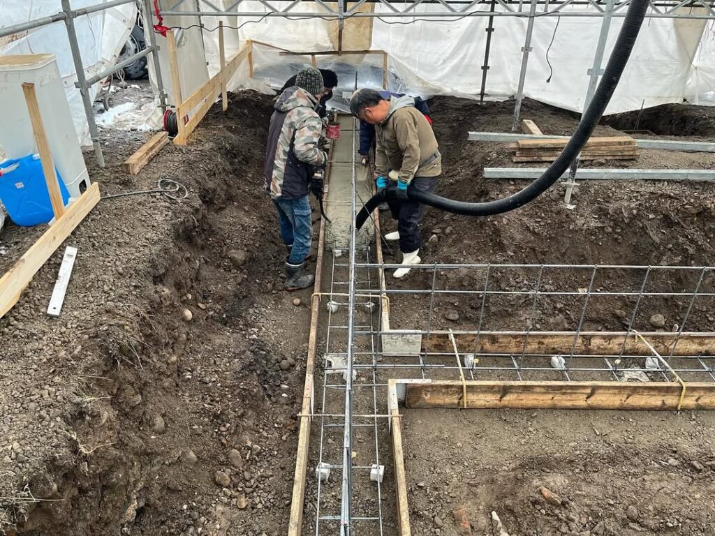 【東川町】東川の現場は外装と内部造作進行中