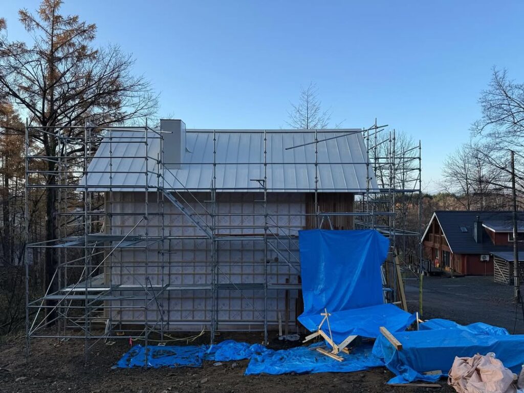 【東川町】東川の現場は外装と内部造作進行中