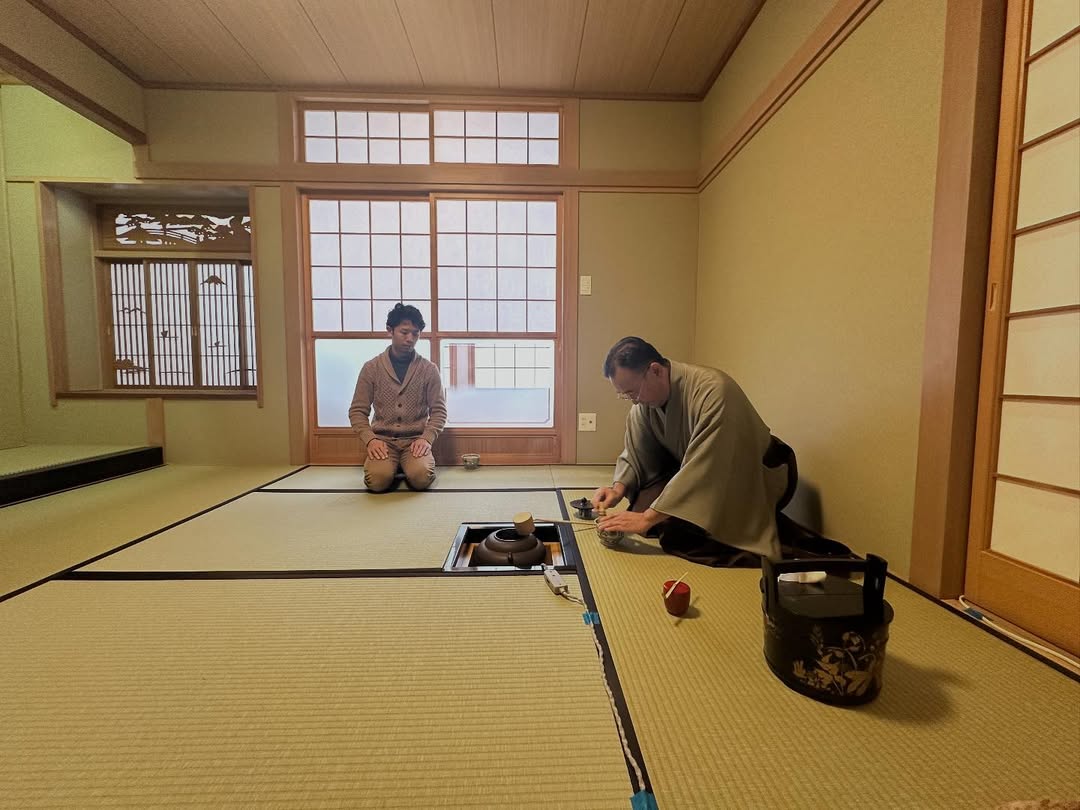 春に完成した事務所には茶室があります