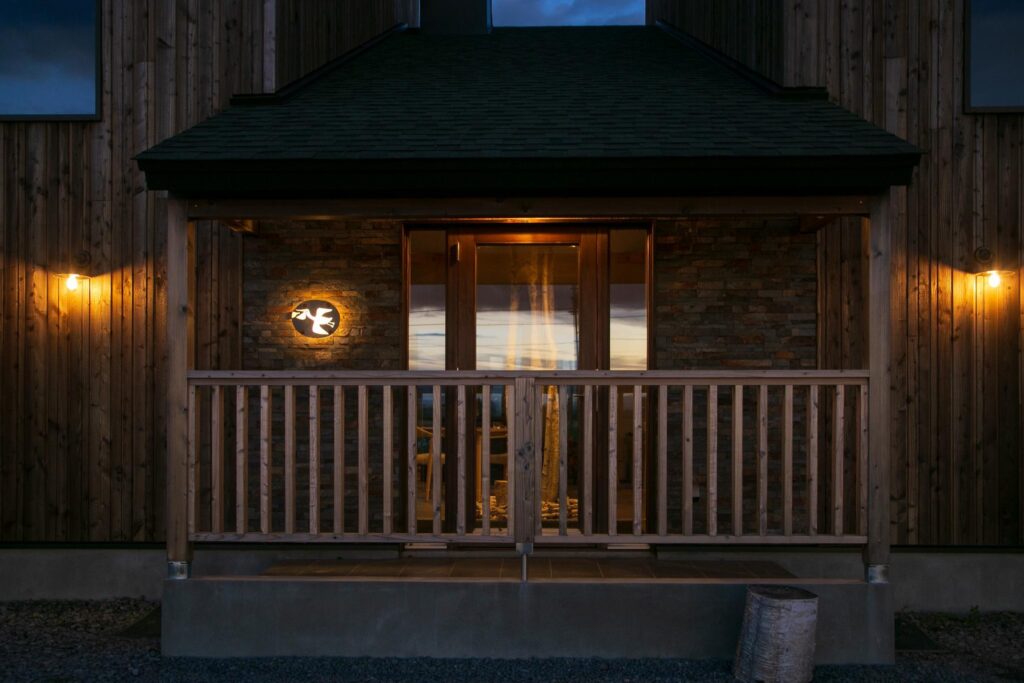 2024年4月、東川町西８号北２６に宿泊できるオーベルジュ「東川PERICAN（ペリカン）」が開店しました