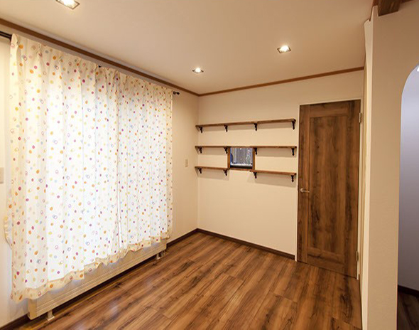 【東川町・A邸】アンティーク調の安らぐ施術室